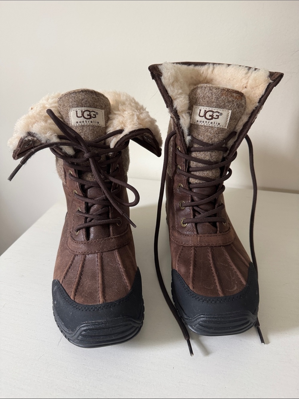 UGG Brown and Black Lace-Up Shearling Winter Boots size 7 great condition